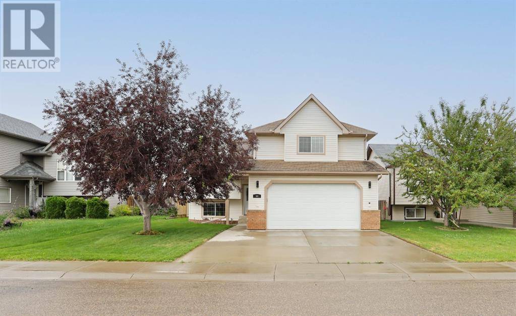 64 Upland Place W, Brooks, AB T1R1M8