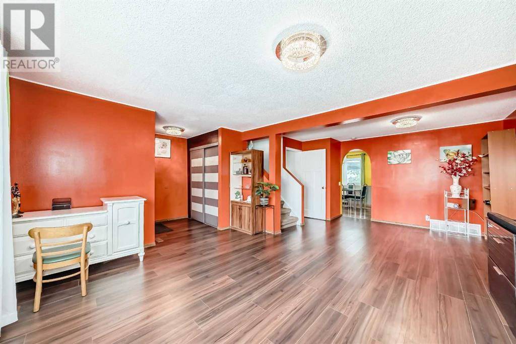 Calgary, AB T2A6V8,51 Aberdare Road NE
