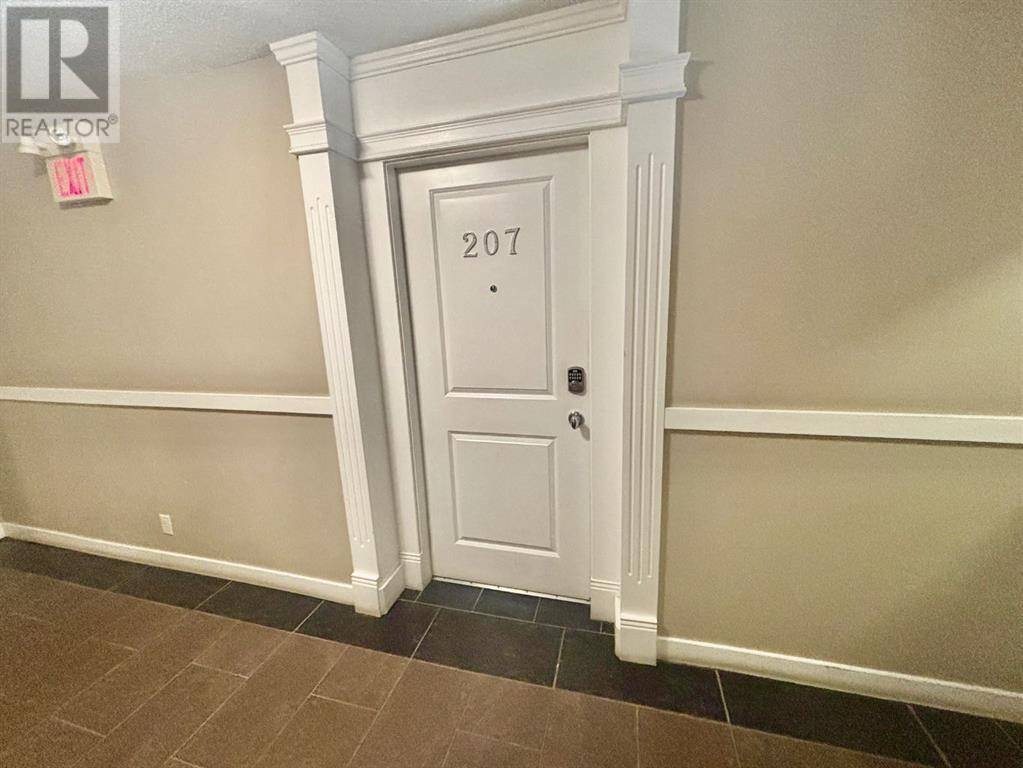 Calgary, AB T2V0H3,207, 501 57 Avenue SW