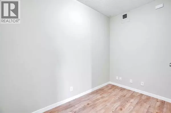 Calgary, AB T3J0H4,2319, 333 Taravista Drive NE