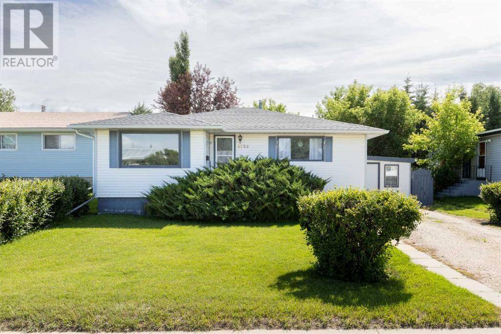 4020 49 Avenue, Innisfail, AB T4G1J5
