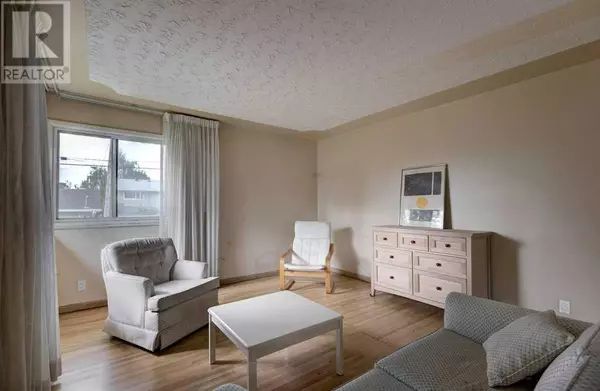 Calgary, AB T3E4H7,39 Gladys Ridge Road SW