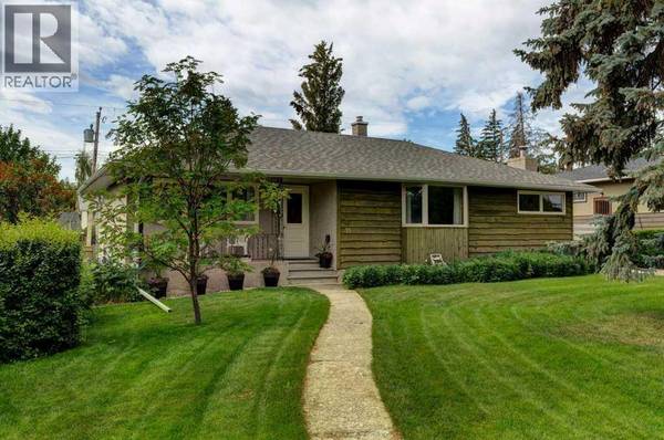 39 Gladys Ridge Road SW, Calgary, AB T3E4H7