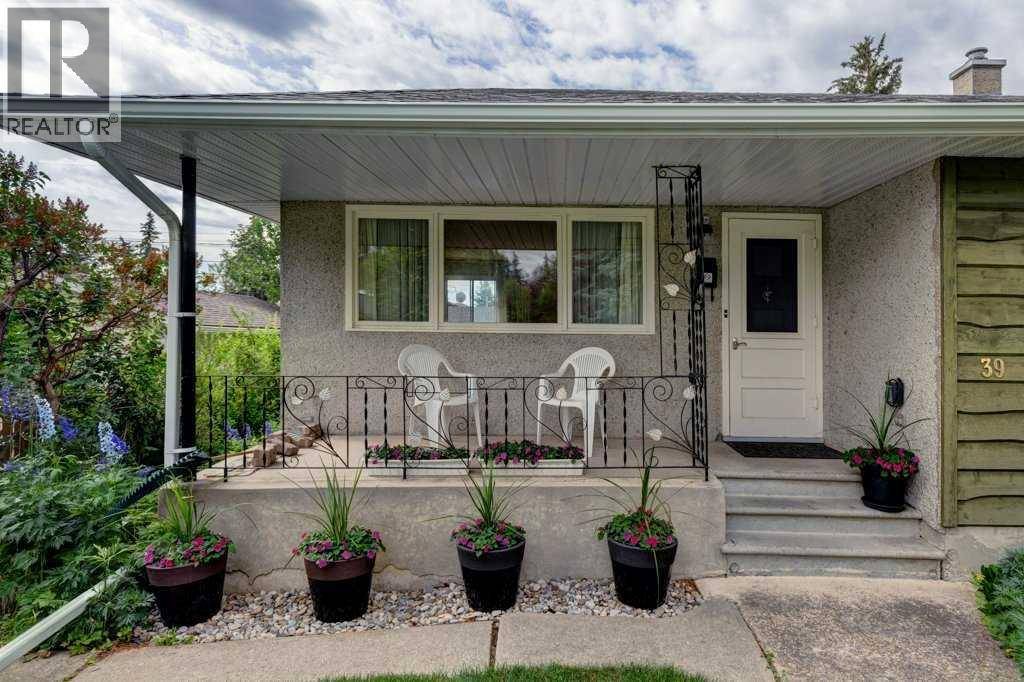 Calgary, AB T3E4H7,39 Gladys Ridge Road SW