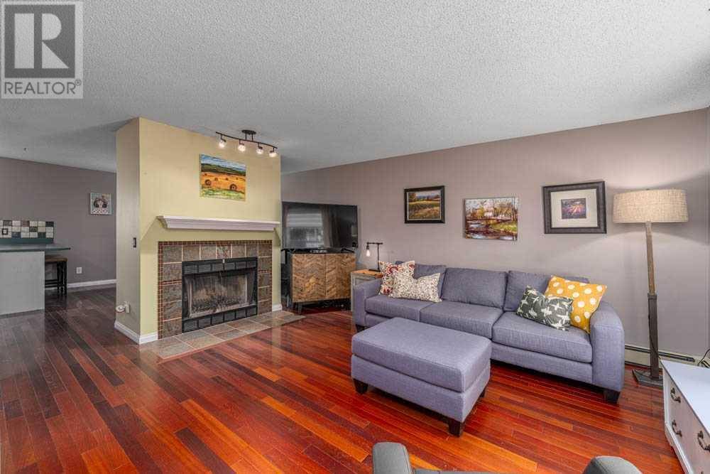 Calgary, AB T2T5X9,3606 20 Street SW