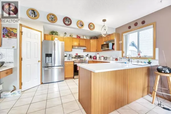 Calgary, AB T3J3K7,418 Coral Keys Place NE