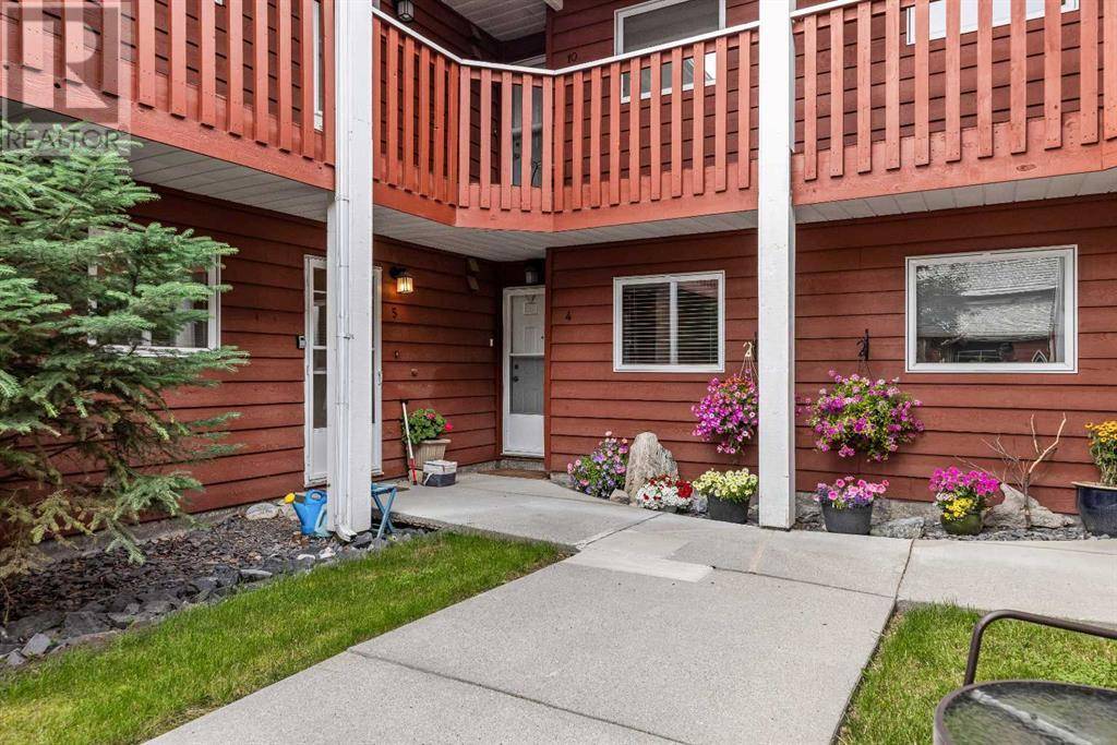 Canmore, AB T1W2C3,4, 717 7th Street E