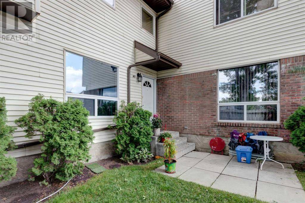 40, 32 Whitnel Court NE, Calgary, AB T1Y5E3