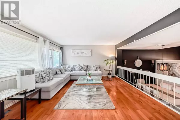438 Brae Glen Crescent SW, Calgary, AB T2W1B6