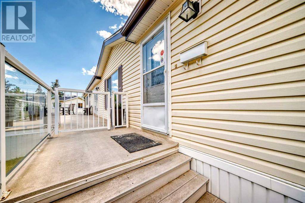 Calgary, AB T3G4E4,31, 99 arbour lake Road NW