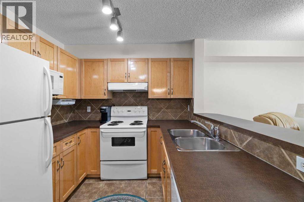 Calgary, AB T3K5Z1,5110, 70 Panamount Drive NW