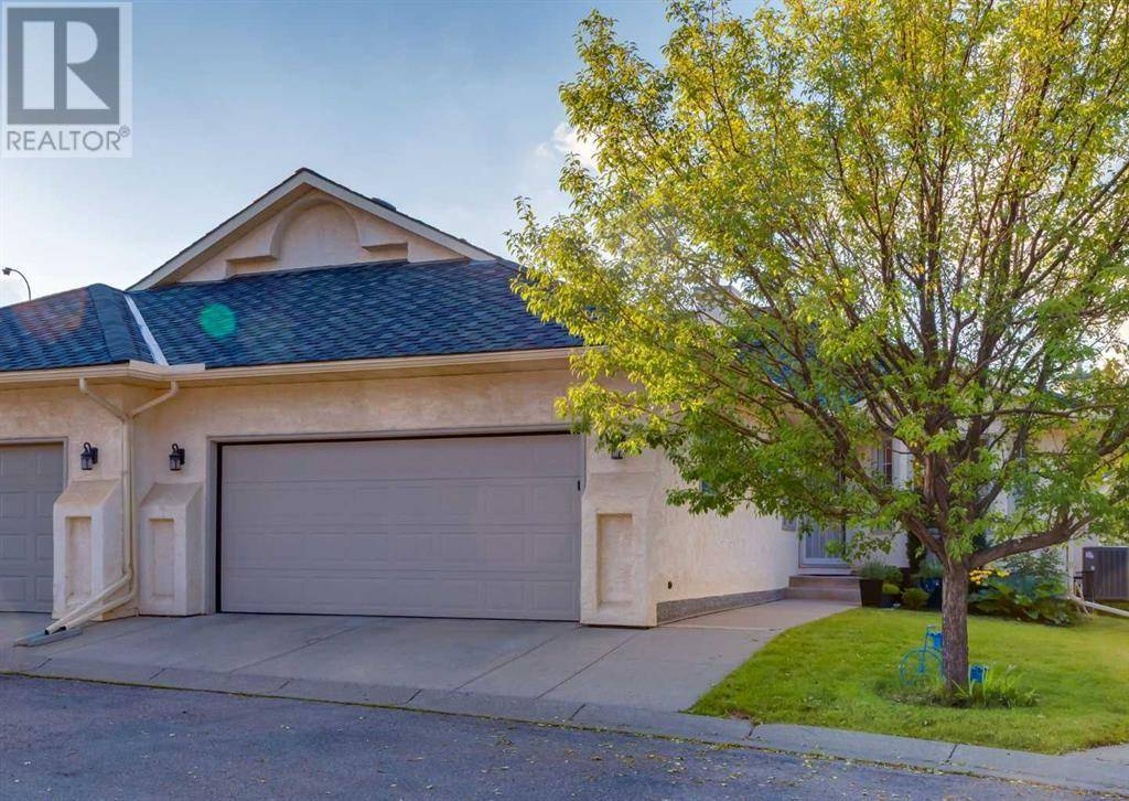 99 Edgepark Villas NW, Calgary, AB T3A3S2