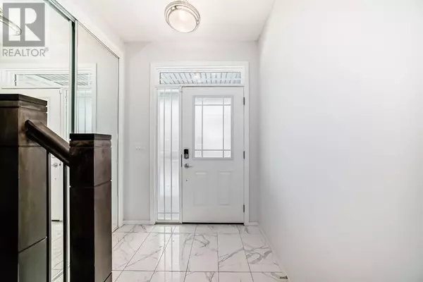 Calgary, AB T3P1V3,140 Carringham Road NW