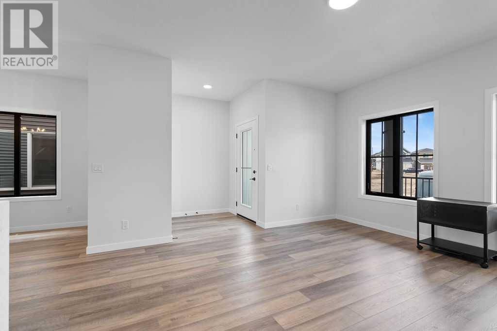 Airdrie, AB T4B5R1,986 Chinook Winds Meadow SW