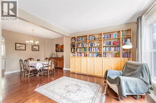 Calgary, AB T3L2M6,10 Tusslewood Heights NW