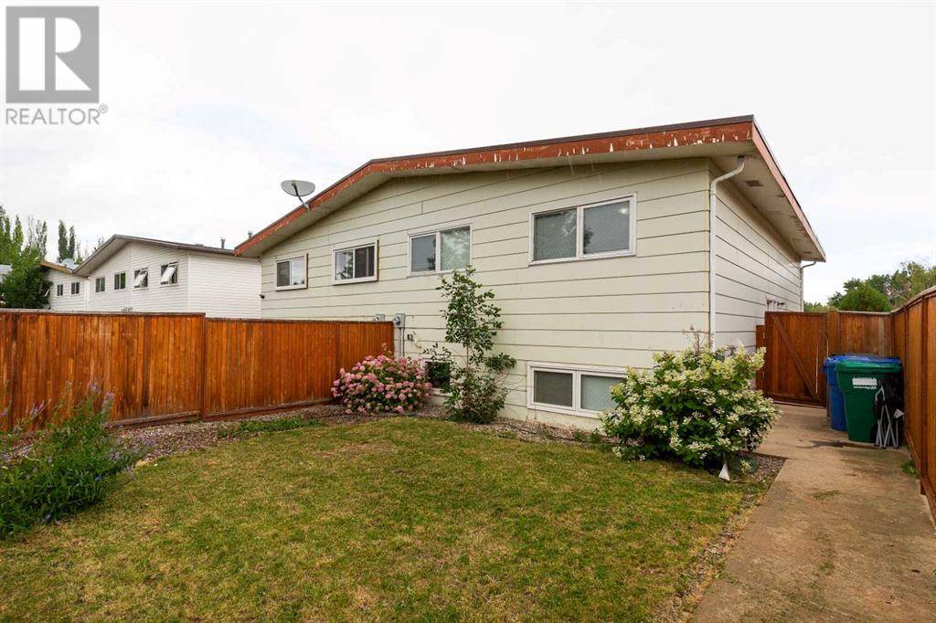Lethbridge, AB T1K5H5,18 Cayuga Crescent W