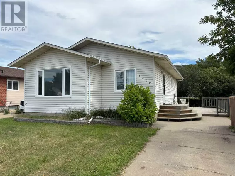 7409 98B Street, Peace River, AB T8S1B5
