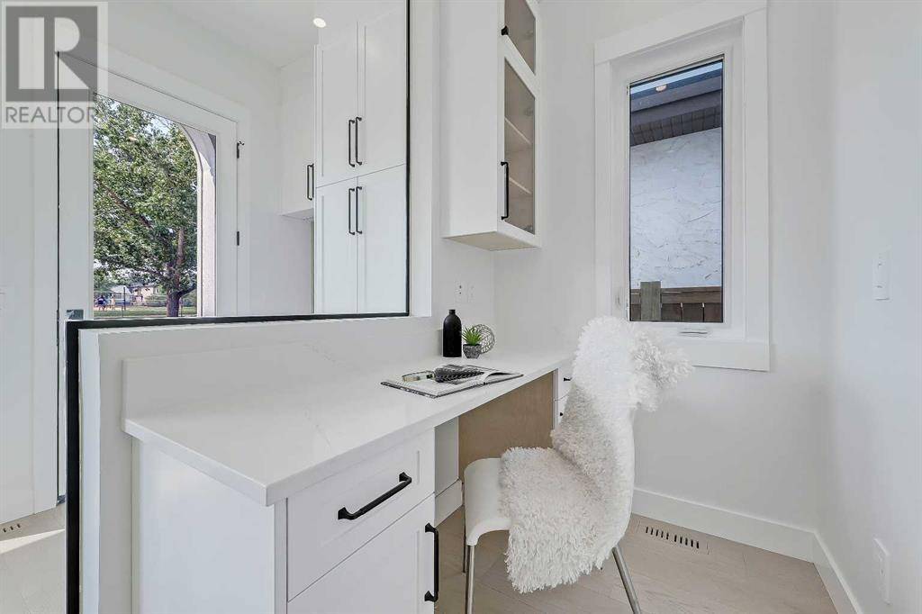 Calgary, AB T2E2C9,234 30 Avenue NE