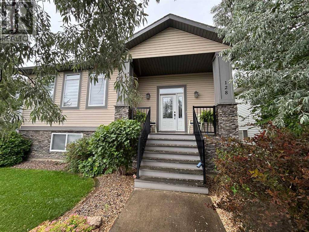 128 Grand River Boulevard W, Lethbridge, AB T1K8A4