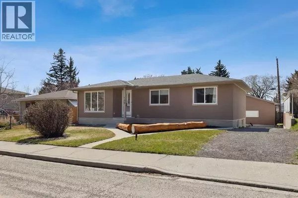 Calgary, AB T2K1V3,139 Cornwallis Drive NW