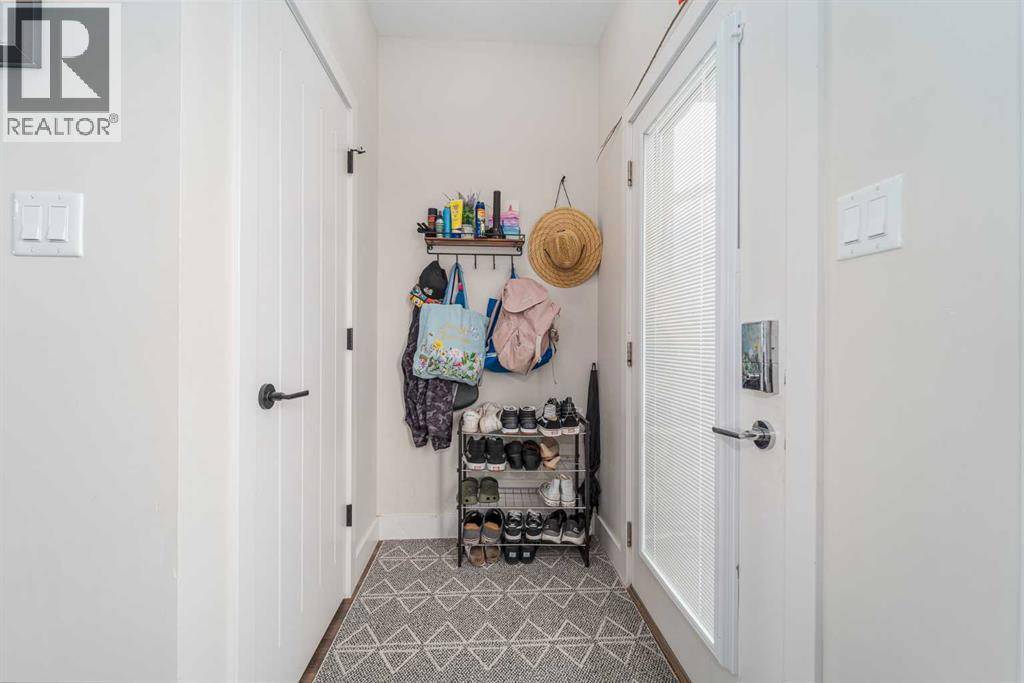 Lethbridge, AB T1J5M9,836 Coalbrook Close W