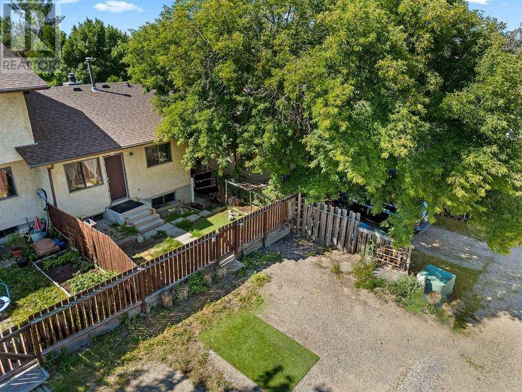 Calgary, AB T3K1B4,8412 Berkley Road NW