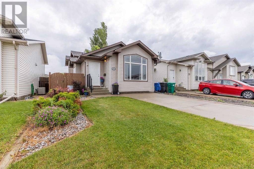 Lethbridge, AB T1J5A9,620 Aberdeen Crescent W
