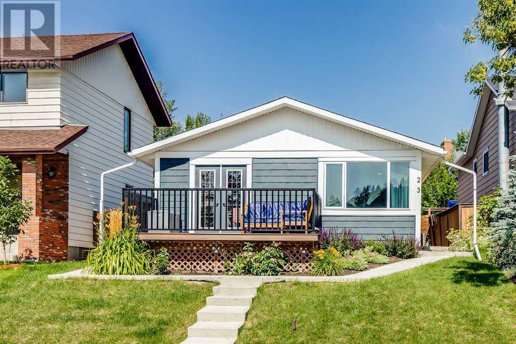 23 Edgeford Road NW, Calgary, AB T3A2S5