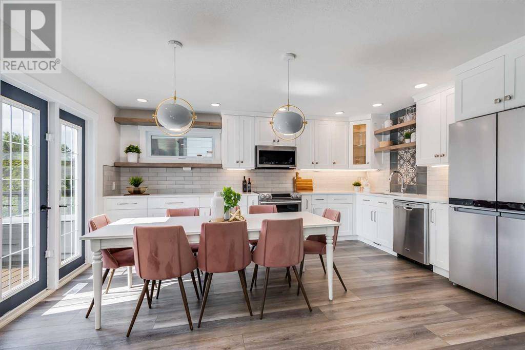 Calgary, AB T3A2S5,23 Edgeford Road NW