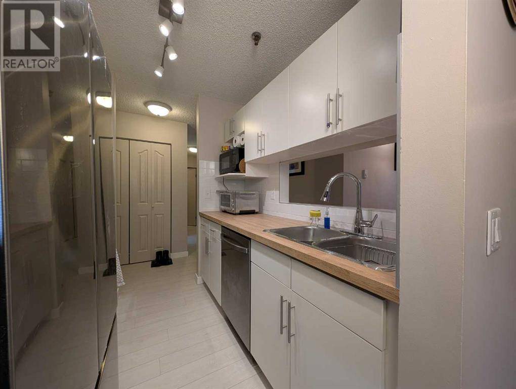 Calgary, AB T2V4Z9,114, 525 56 Avenue SW