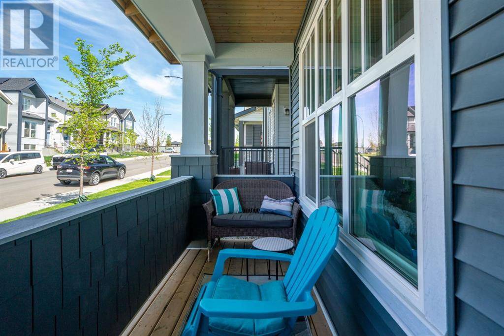 Calgary, AB T3S0H1,32 Heirloom Crescent SE