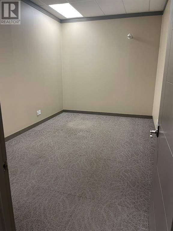 Camrose, AB T4V1R3,Unit E, 5051 50 Street