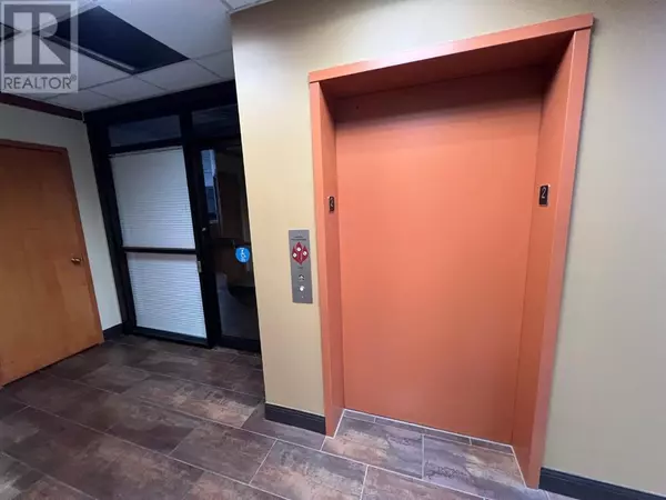 High River, AB T1V1B3,309 1 Street SW