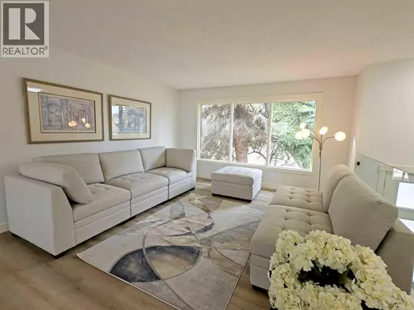 Calgary, AB T3B4H9,7032 78 Street NW