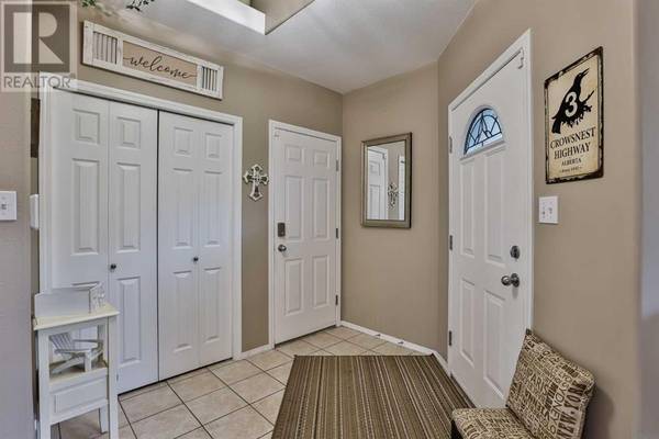 Lethbridge, AB T1H6P8,299 Cougar Way N
