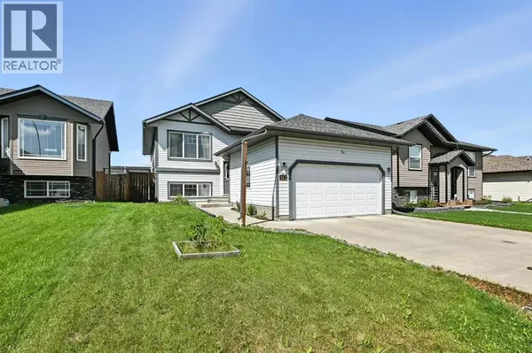 162 Newton Drive, Penhold, AB T0M1R0