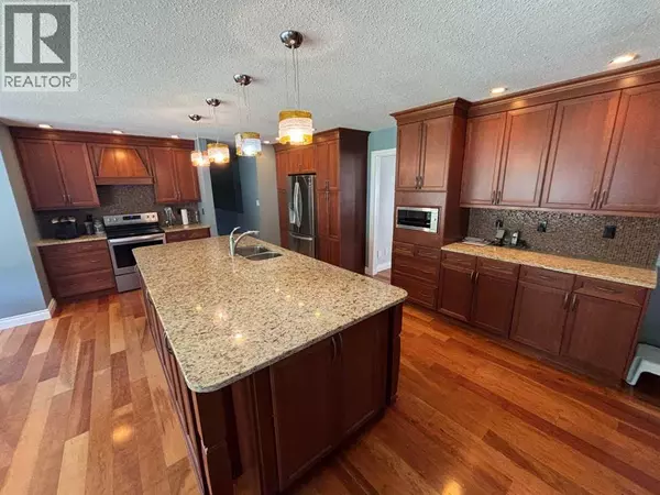 Peace River, AB T8S1N8,10006 88 Street