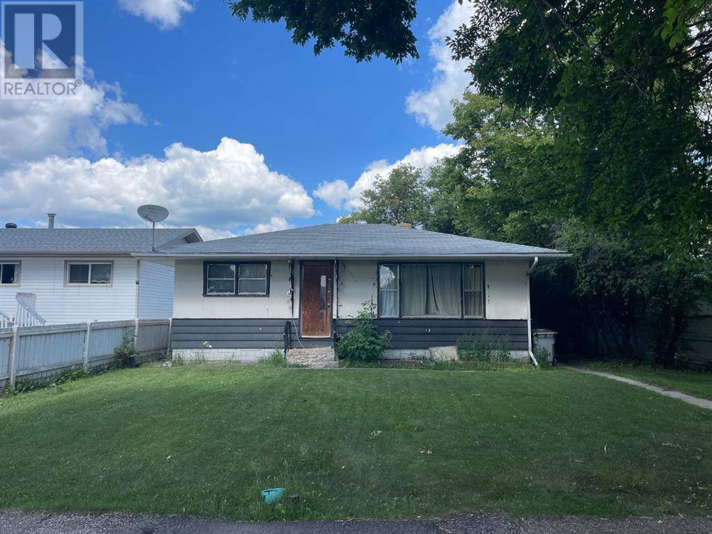 5032 55th Avenue, High Prairie, AB T0G1E0
