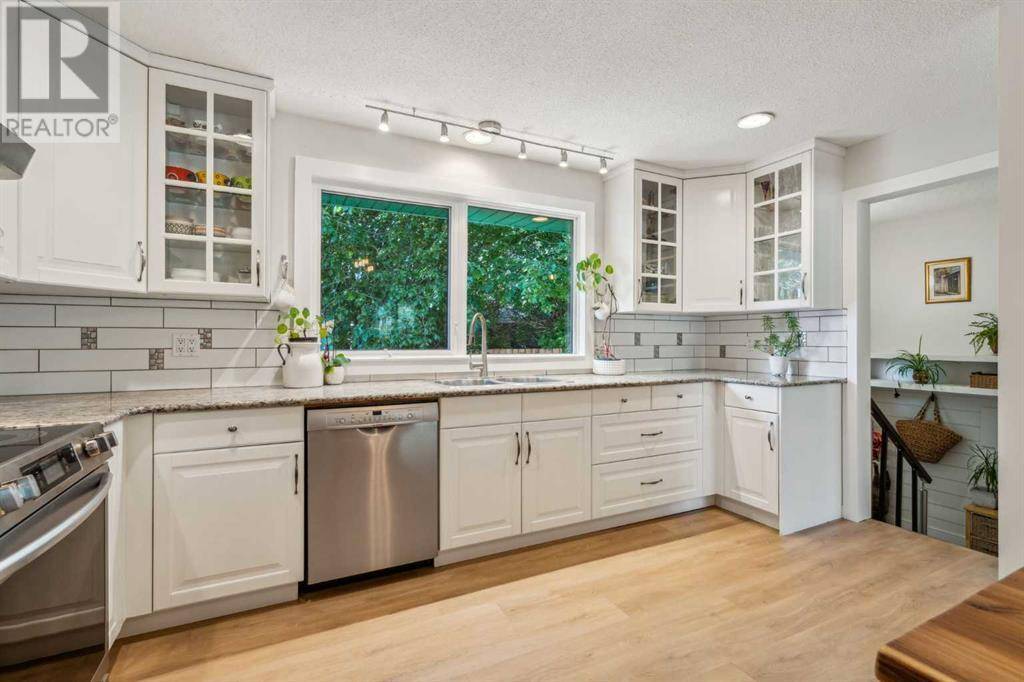 343 Canterbury Drive SW, Calgary, AB T2W1H8