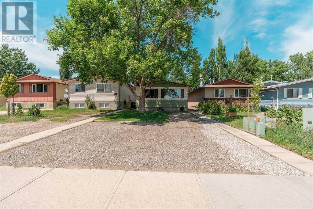 Lethbridge, AB T1K5H3,50 Algonquin Road W