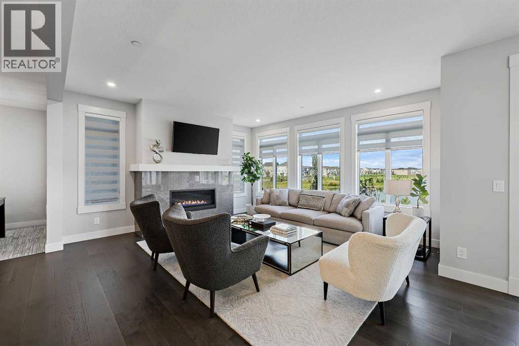 Calgary, AB T3P1M4,29 Lucas Cove NW