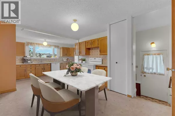 Red Deer, AB T4N4Y2,6 Fir Street