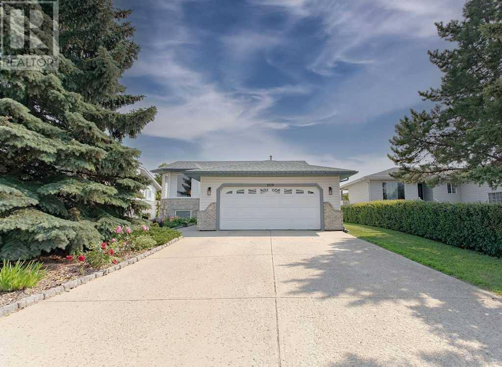 1829 11 Avenue, Wainwright, AB T9W1N3