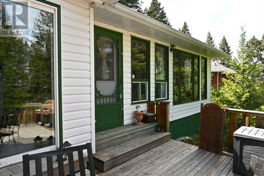 48 Lee Lake Road, Rural Pincher Creek No. 9 M.d. Of, AB T0K1W0