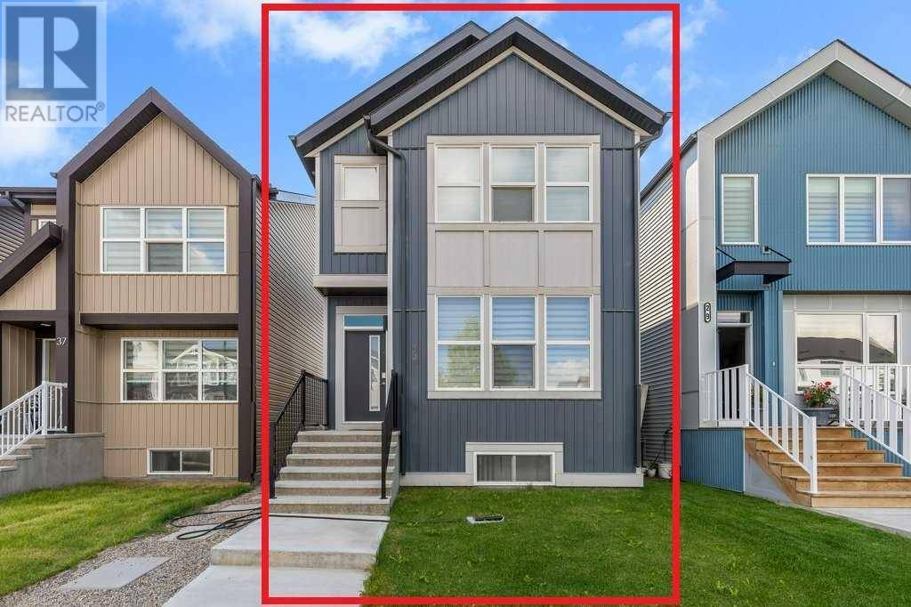 33 Lavender Road SE, Calgary, AB T3S0C4