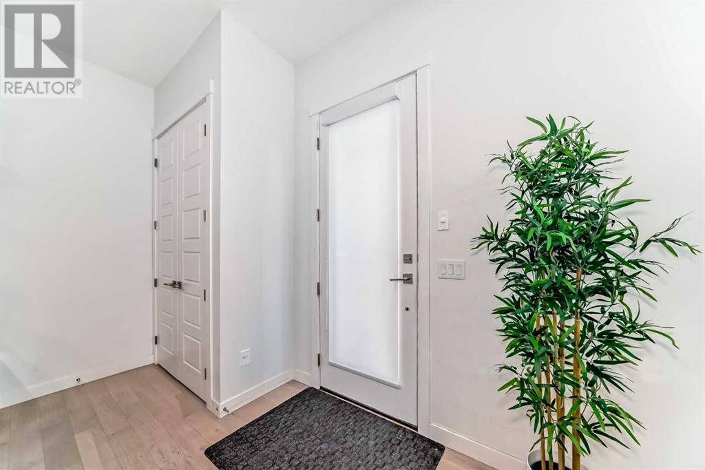 Calgary, AB T3C1N5,2, 1718 32 Street SW