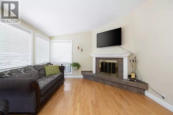 Fort Mcmurray, AB t9h4m7,237 Ermine Crescent