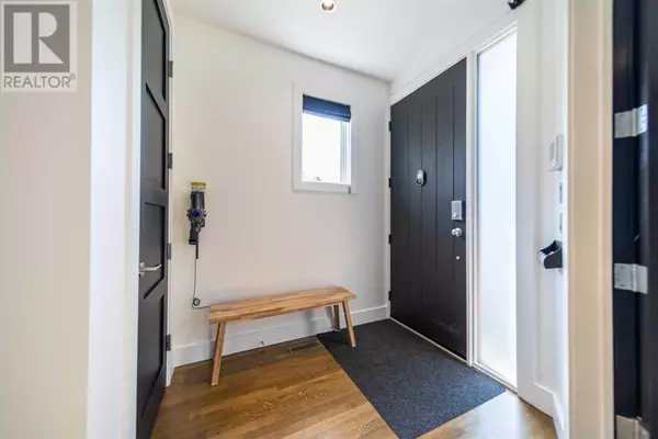 Calgary, AB T2S2X8,36 27 Avenue SW