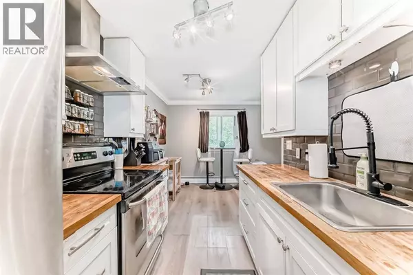 Calgary, AB T2J5P1,33, 366 94 Avenue SE