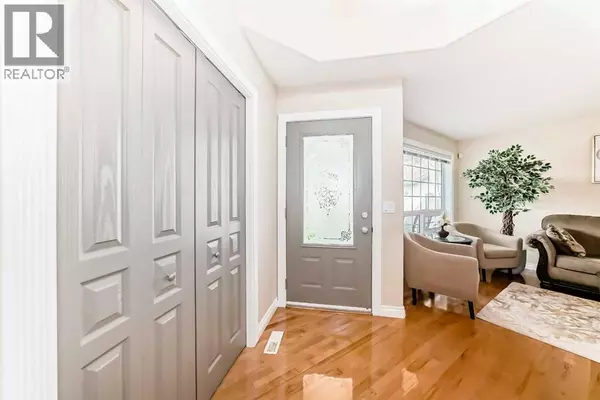 Calgary, AB T3L1Z4,146 Scenic View Close NW